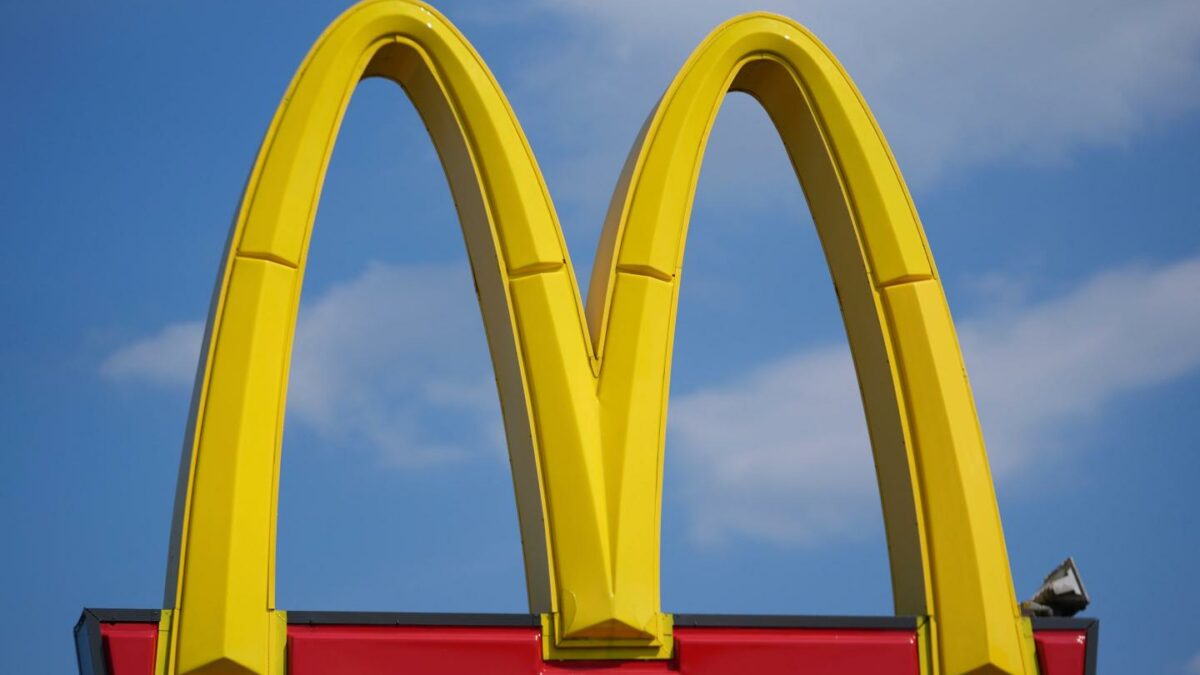McDonald’s U.S. sales growth stalls to 0.8% as gas prices bite