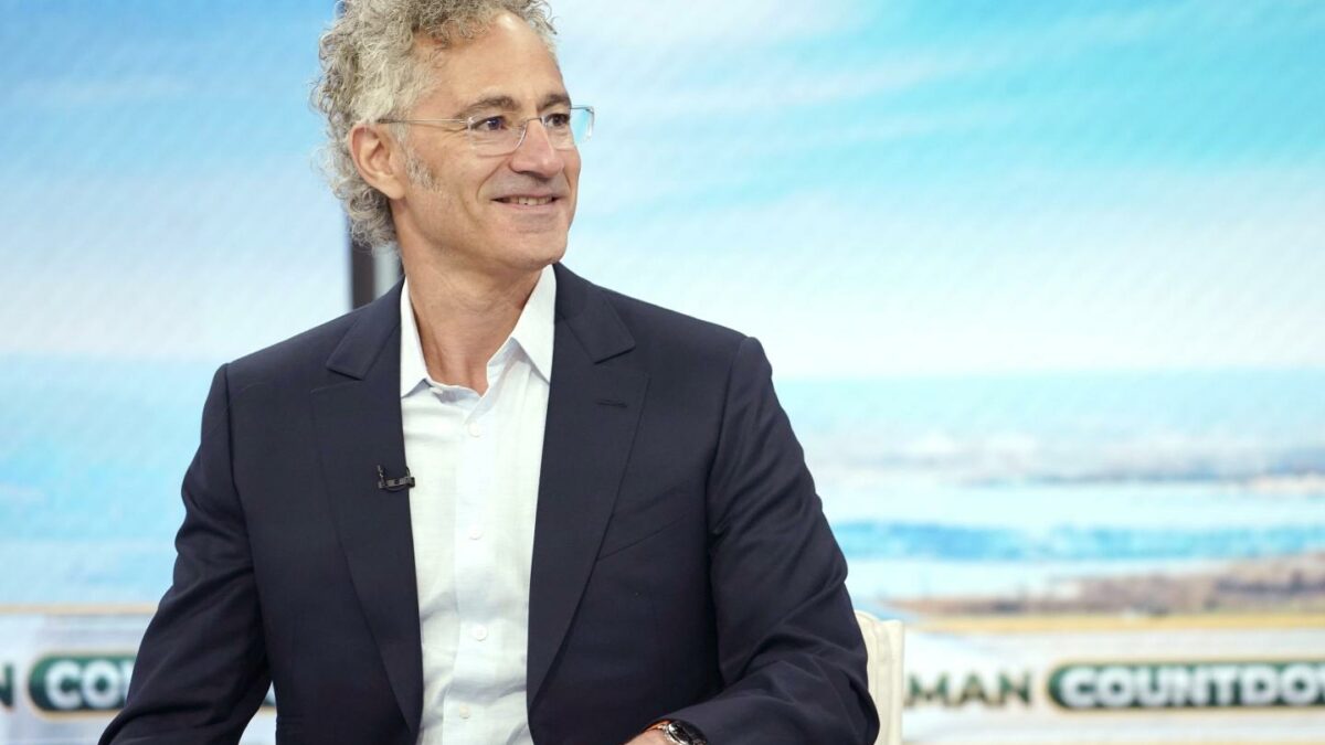 Palantir shares jump 13% as U.S. AI demand sends revenue soaring past targets