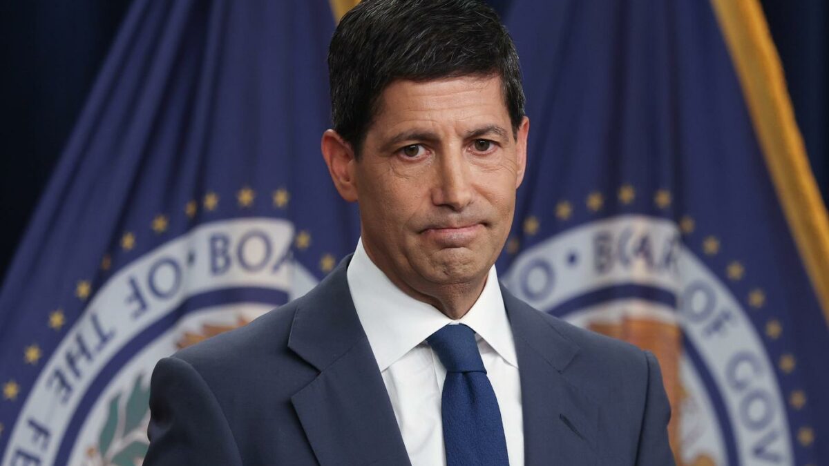 Photo of Kevin Warsh