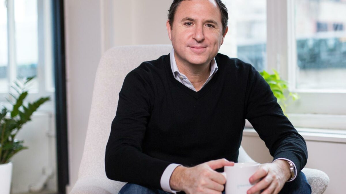 The job hunt hell is real—applications per recruiter are up 412%. But most applicants are chasing the same famous companies, says Greenhouse CEO Daniel Chait.